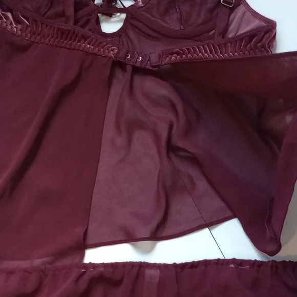 Victoria Secret night gown - Picture 10 of 11